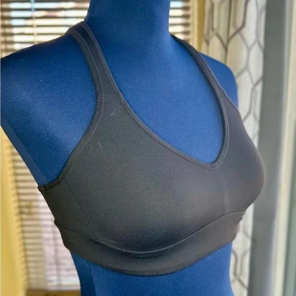 EUC Lululemon Black Racerback Sports Bra - Picture 4 of 10